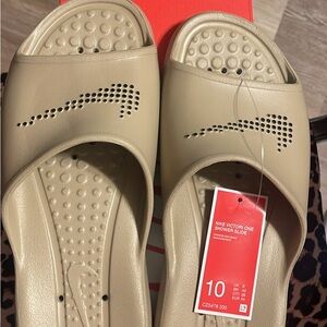 NWT Men's Victori 1 Tan Shower Slides